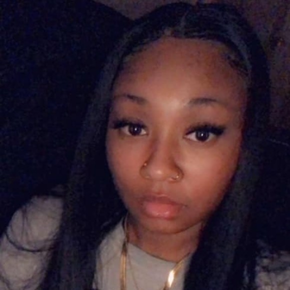 Meet your Posher, Debbie - Picture 1 of 1